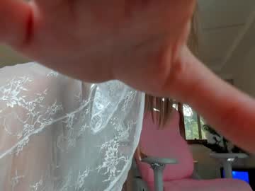 girl
        tiffanyhouston_ cam image #5460723