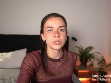 girl
        aria_diaz cam image #4082480