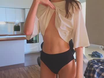 girl
        lucettagibbard cam image #4985672