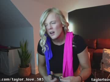 girl
        taylor_love_303 cam image #1954567