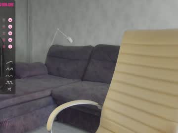 girl
        tia__moon cam image #1963545