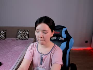 girl
        min_gun cam image #3064148