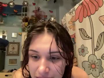 girl
        fairygirlcait cam image #3948469