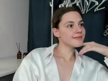 girl
        _hellsbells_ cam image #4297271
