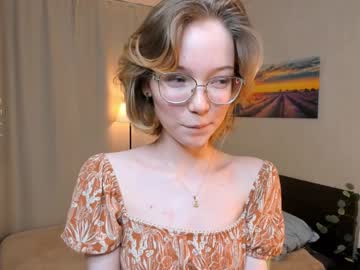 girl
        moirebroady cam image #5590495