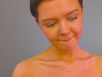 girl Live Cam Girls Love To Strip Naked For Their Viewers with itwasinstwilight