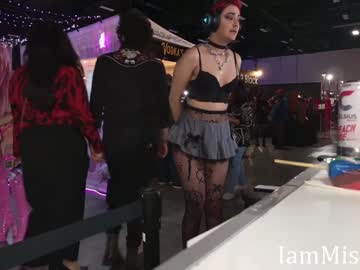 girl
        iammisstery cam image #5443659