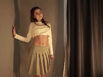 girl
        tessarosse_ cam image #1393745