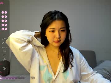 girl
        shinobu_kochoo cam image #3700942