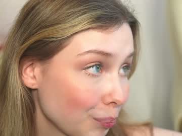 girl
        april_blush cam image #4008448