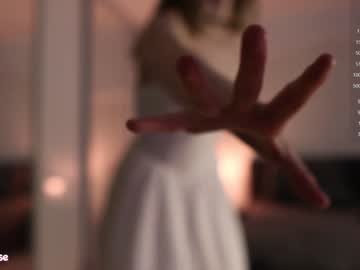 girl
        yesiamjasse cam image #4333514