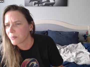girl
        bluexstacey cam image #4804814