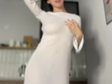 girl
        miss_opss cam image #4779550