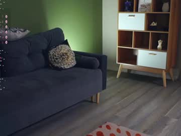 girl
        audreycarvin cam image #4994928