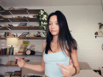 girl
        riskyproject cam image #4663979