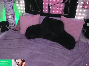 girl
        crimsonkitten cam image #6844632