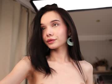 girl
        riskyproject cam image #4120696