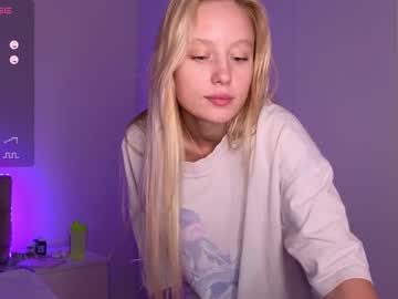 girl
        callme_star cam image #3264292