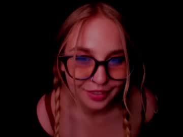 girl
        sweetmila1 cam image #4836943