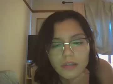 girl
        stephanie7770 cam image #4270808