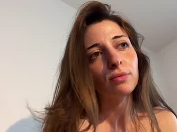 girl
        rosykindred cam image #1513900