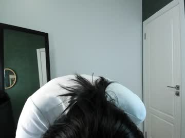 girl
        miamilky cam image #1432772