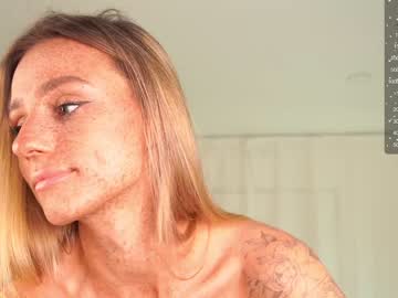 girl
        artease cam image #2874827