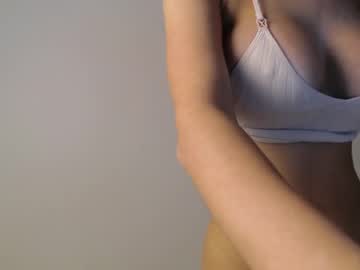 girl
        trixie_taylor cam image #3545094