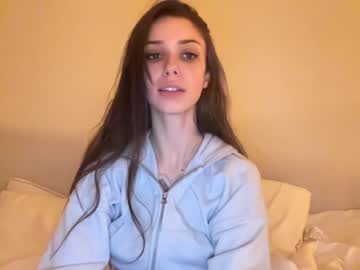 girl
        ariacutiee cam image #1508452