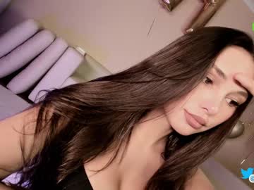 girl
        hollyextra cam image #4154974