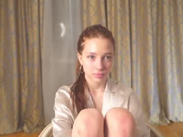 girl
        shirleywhitney cam image #3130075