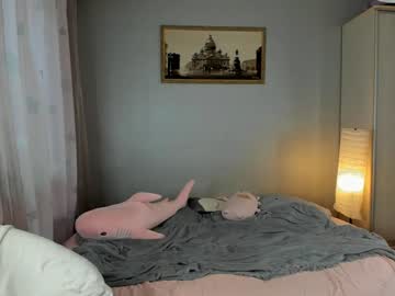 girl
        _mito_69 cam image #6700443