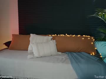 girl
        alejastorm cam image #2419450
