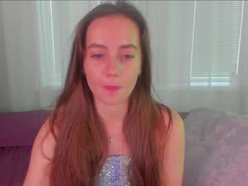 girl
        angelina_new cam image #2678406