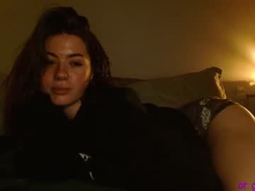 girl
        _modestmouse cam image #1227964