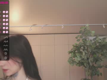 girl
        oki_dokie cam image #2335406