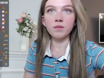 girl
        small_blondee cam image #44770