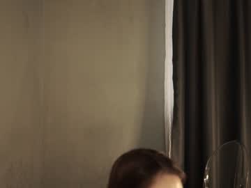 girl
        tessarosse_ cam image #1422923