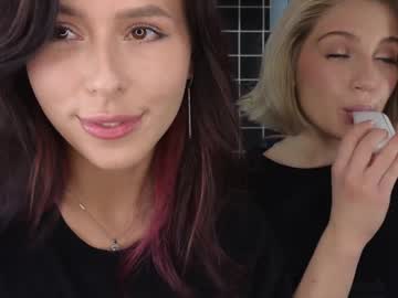 girl
        yononeey cam image #4505658
