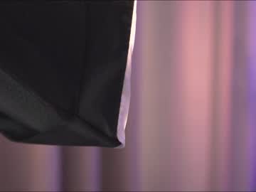 girl
        ella_knockers_xl cam image #1366444