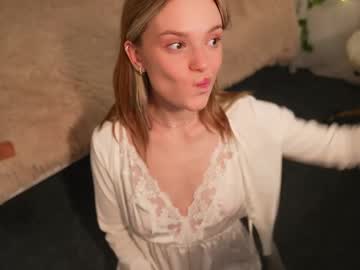 girl
        cyberprincess_ cam image #5549719