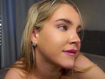 girl
        lipswithsmileonthem cam image #6032905