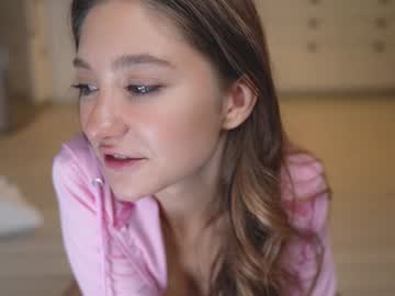 girl
        mia_elfie cam image #5027870
