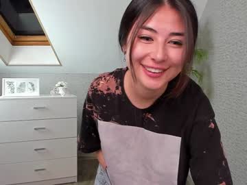 girl
        two__colorss cam image #1311085