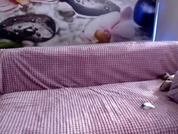girl
        jennycutey cam image #1227938