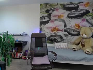 girl
        jennycutey cam image #4135582