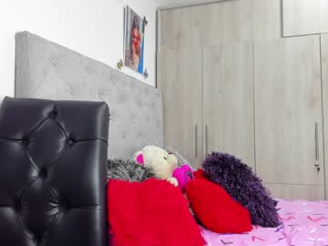 girl
        roberta_lipa cam image #1948839