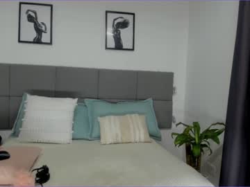 girl
        alannathomson cam image #1093935