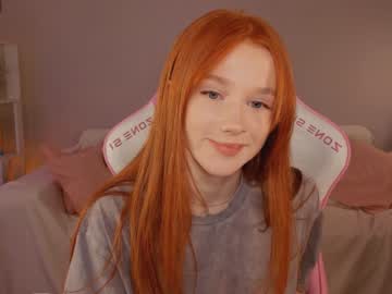girl
        leahsthetics cam image #4194259