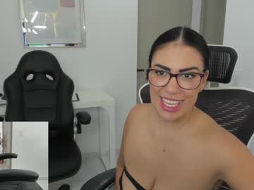 couple
        emillybrowm cam image #5016477